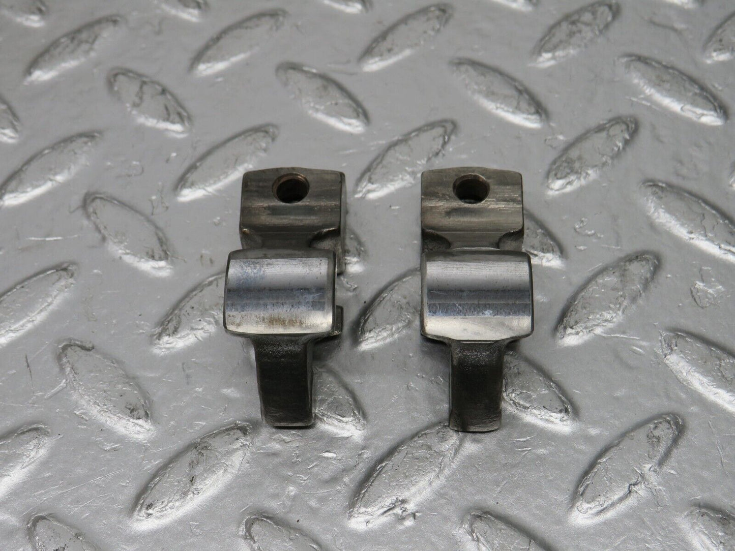 33008 Mercedes-Benz C107 R107 350 V8 Valve Rocker Arm With Spring & Tappet