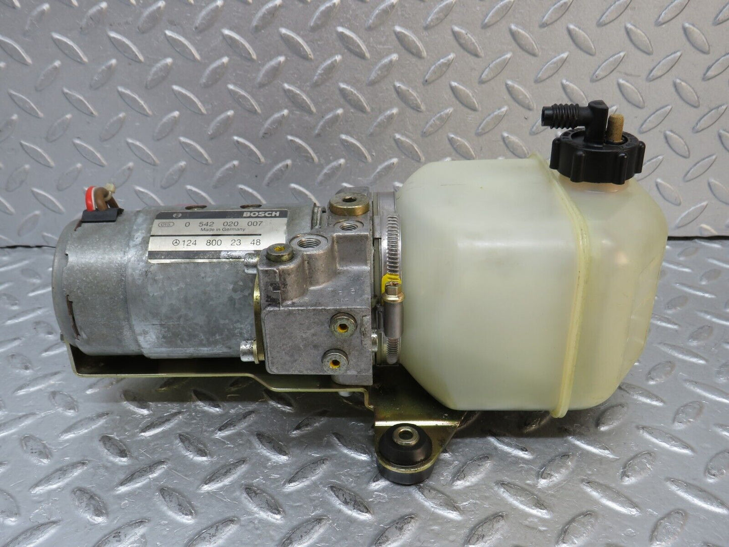 37967 Mercedes-Benz A124 320E Cabriolet Roof Top Hydraulic Pump Motor Bosch 1248002348 0542020007