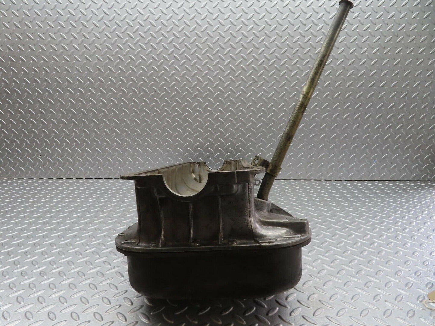 13270 Mercedes-Benz W111 220SE Oil Pan Oil Sump 1800142302