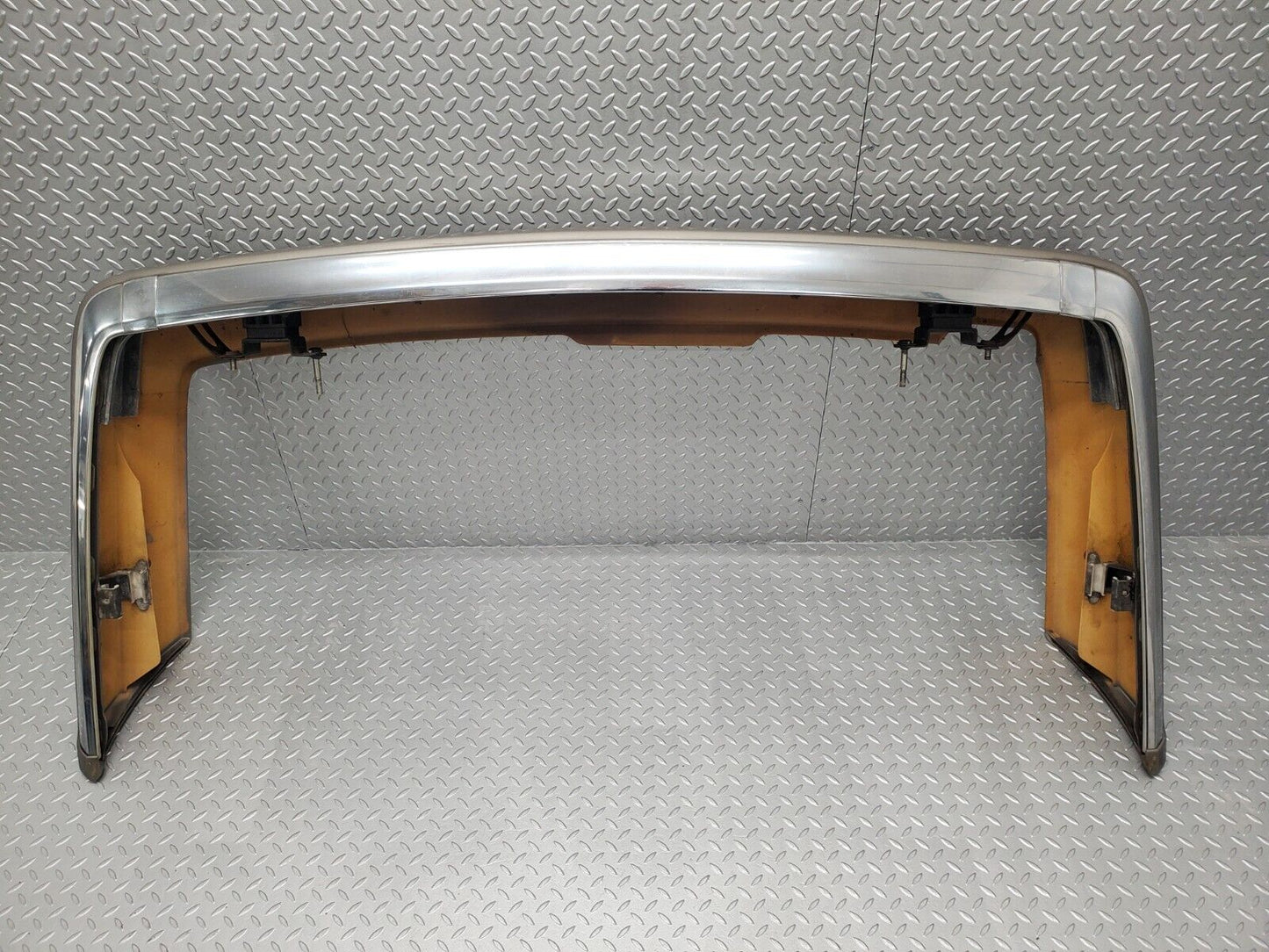 46074 Mercedes-Benz W126 420SE Rear Bumper 1268851105