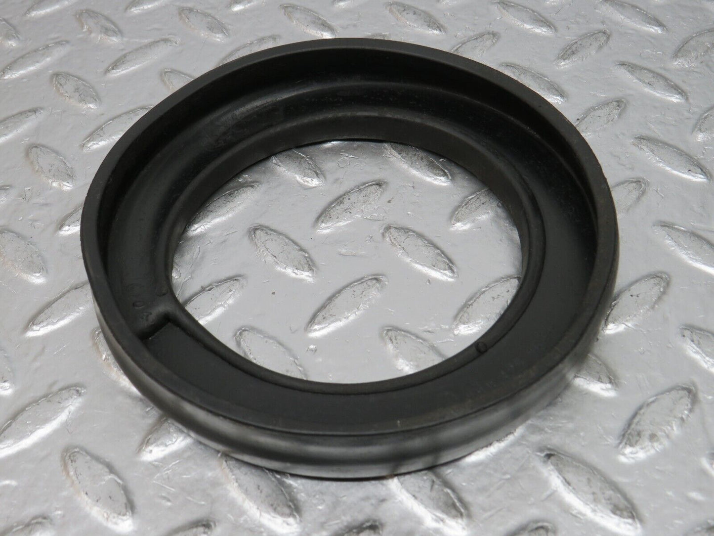 0804 Mercedes-Benz C107 350SLC Coupe Rubber Buffer Suspension Rear 1153251544
