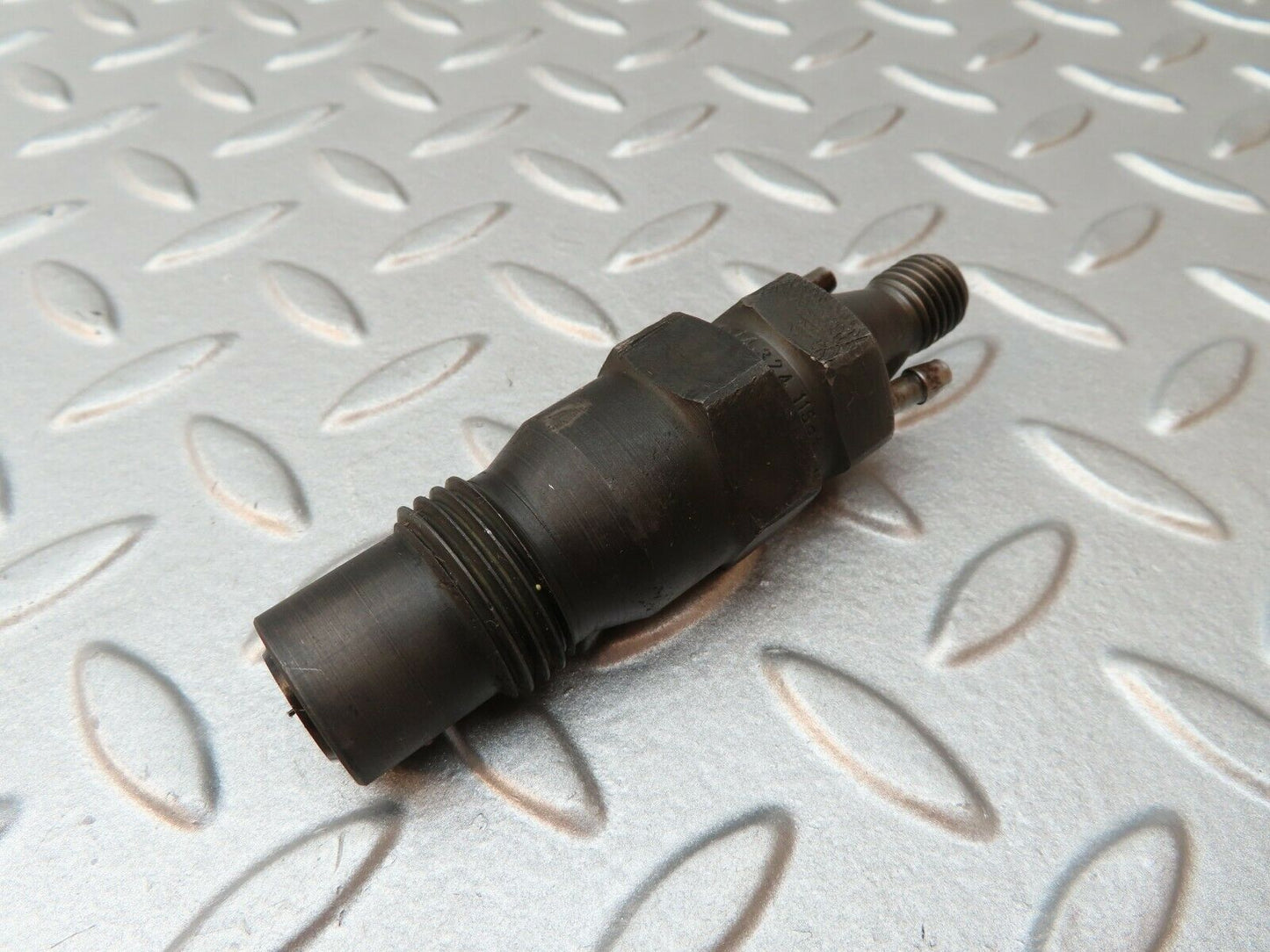 0326 Mercedes-Benz W123 240D 300D Diesel  Fuel Injector  KCA30SD27/4