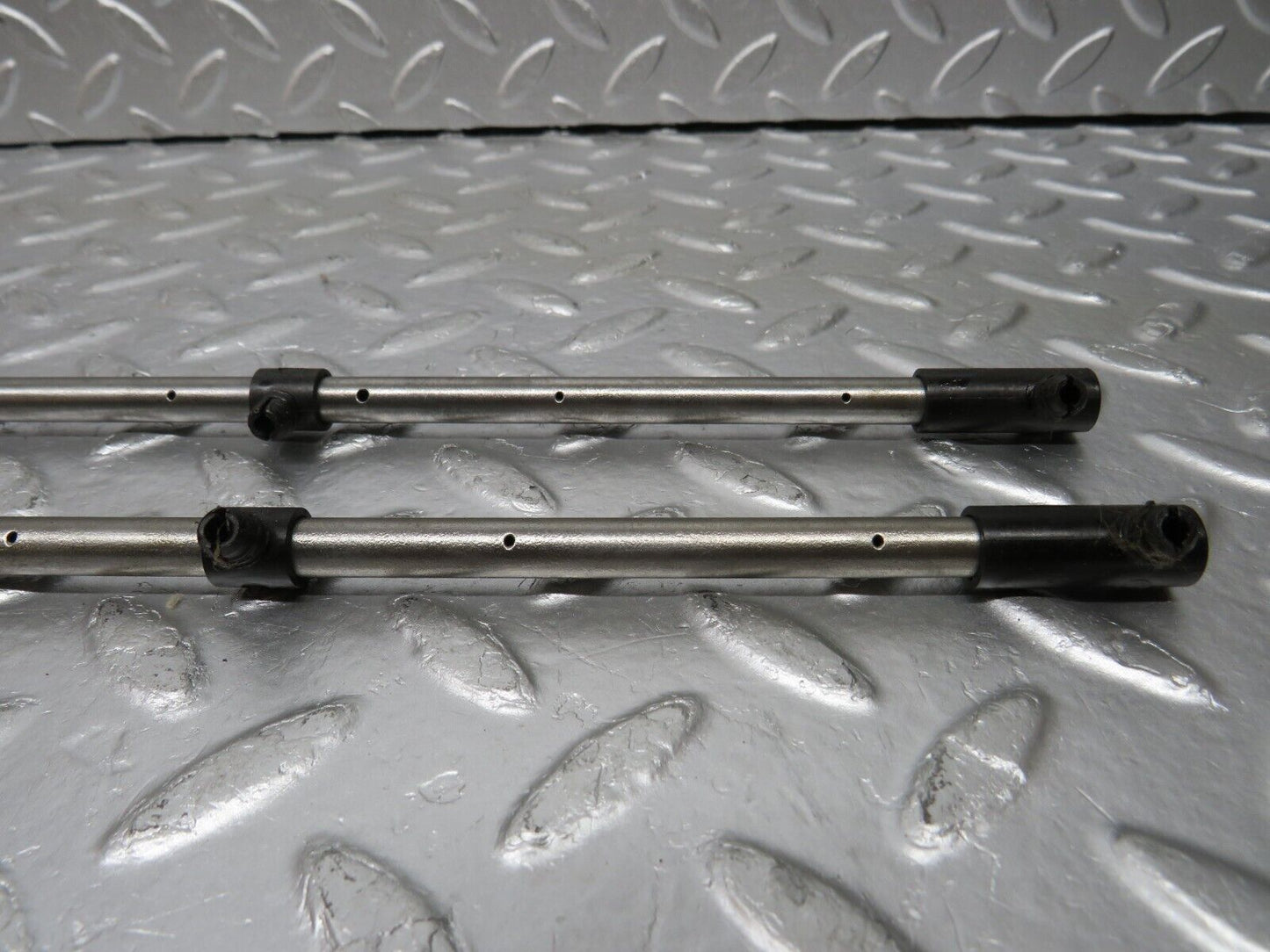 33025 Mercedes-Benz C107 R107 350 V8 Camshaft Oil Tube