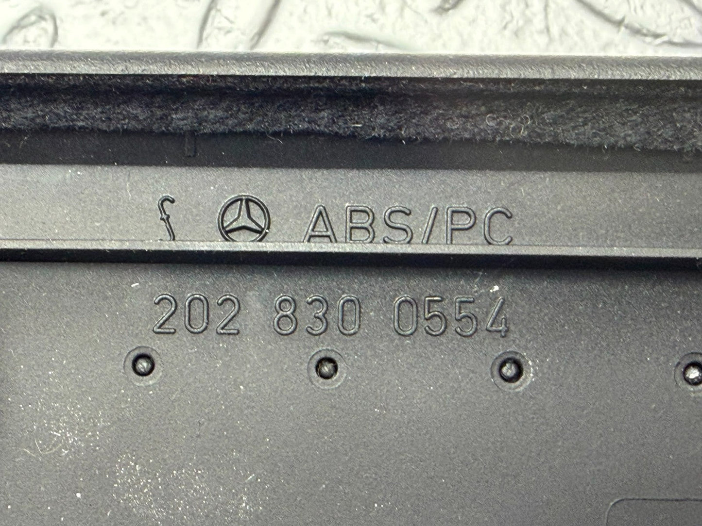 W202 dashboard centre air vent used OEM