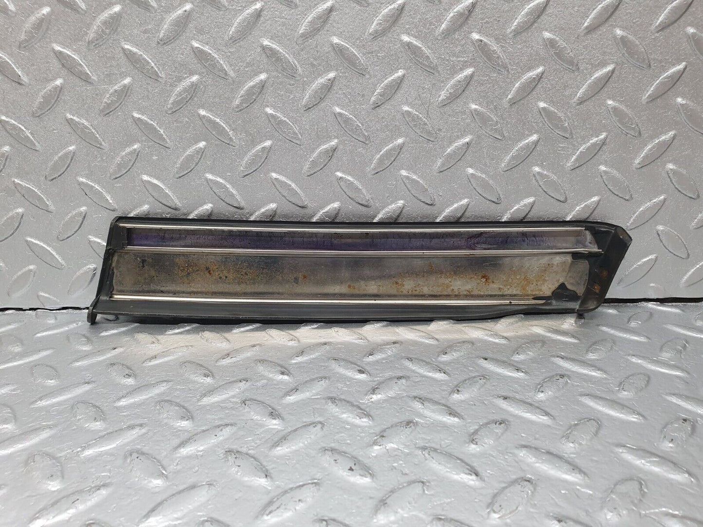 41424 Mercedes-Benz W124 200E Front Left Fender Wing Lower Moulding Trim