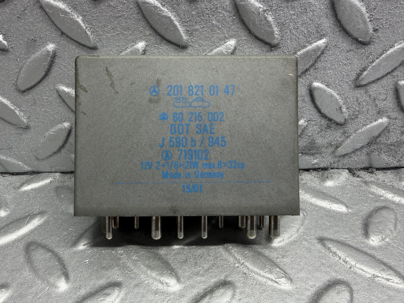 W201 Baby Benz hazard warning light relay used OEM