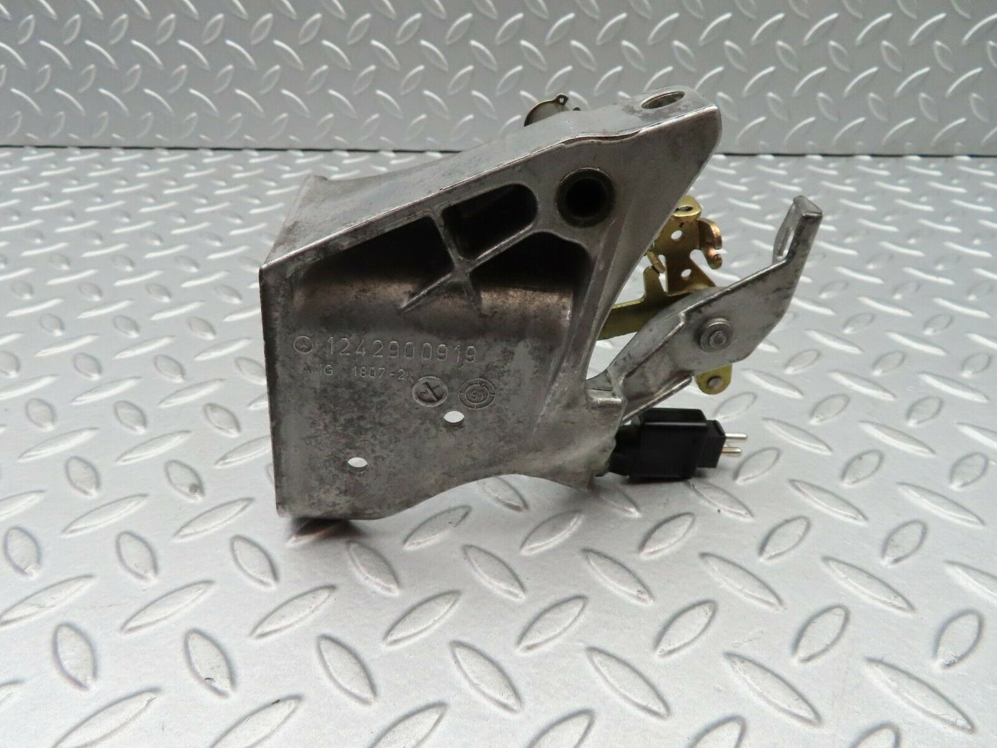 5490 Mercedes-Benz W124 230E Brake Pedal Bracket 1242900919