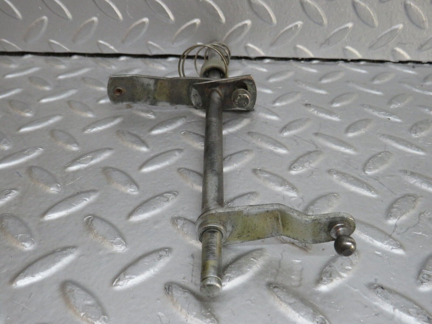 37165 Mercedes-Benz C126 420SEC Coupe Accelerator Linkage