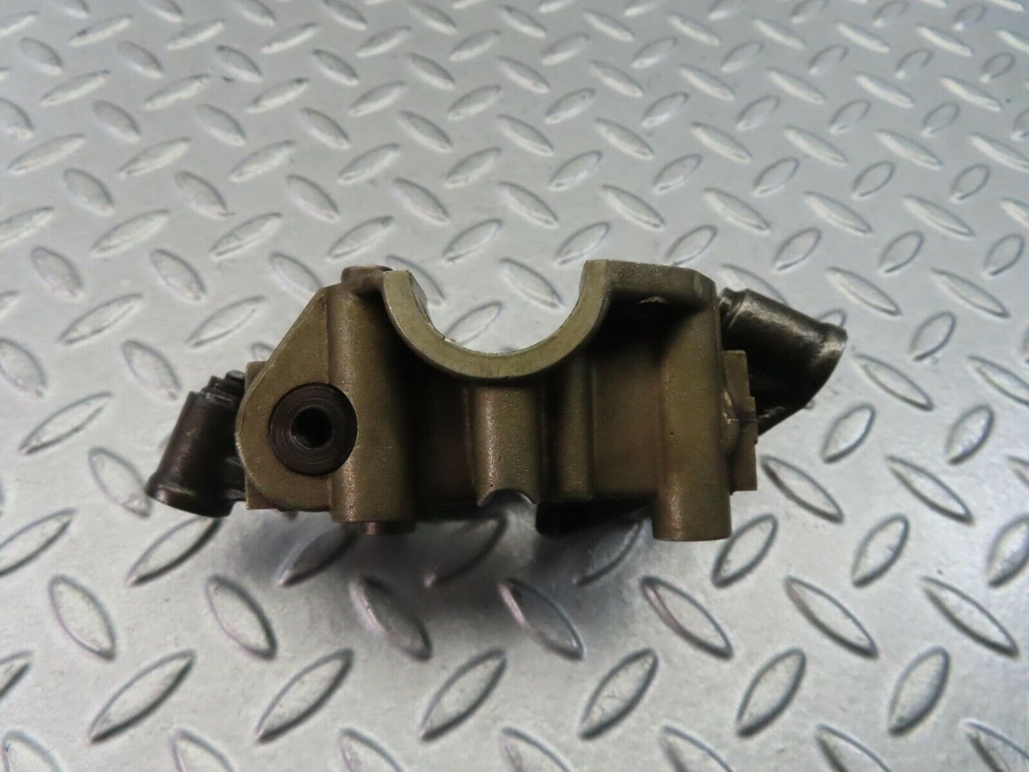 8574 Mercedes-Benz S123 Wagon Rocker Arms Camshaft Bearing Block 1020510110
