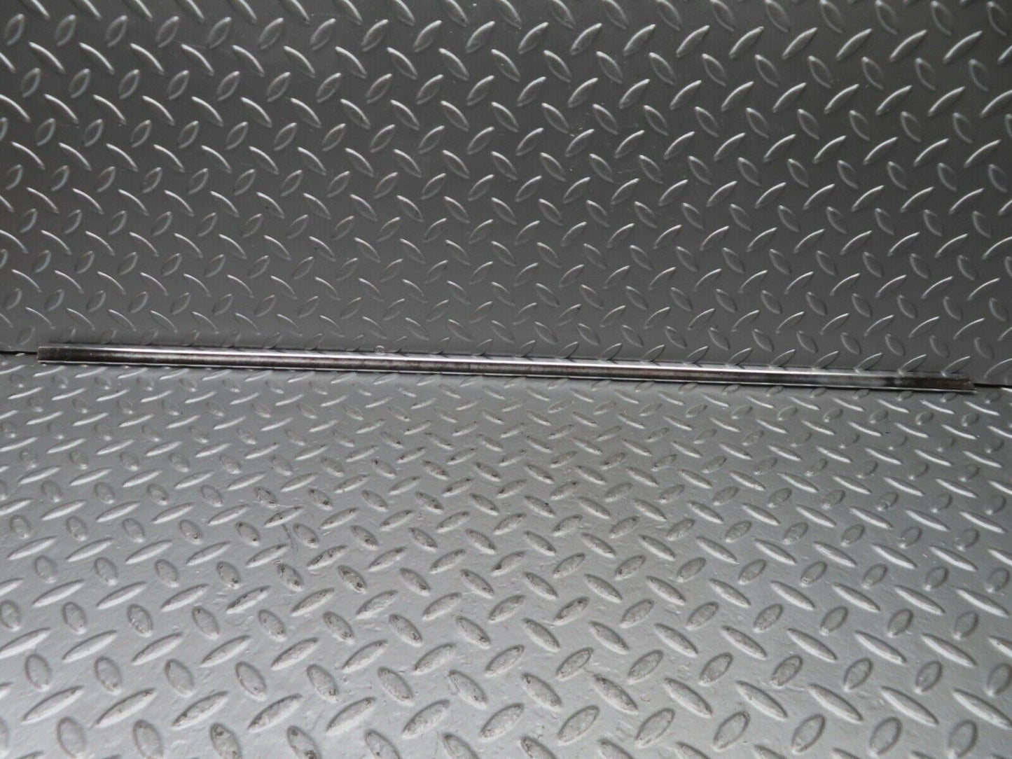 21038 Mercedes-Benz W123 230E Front Right Door Chrome Moulding Trim