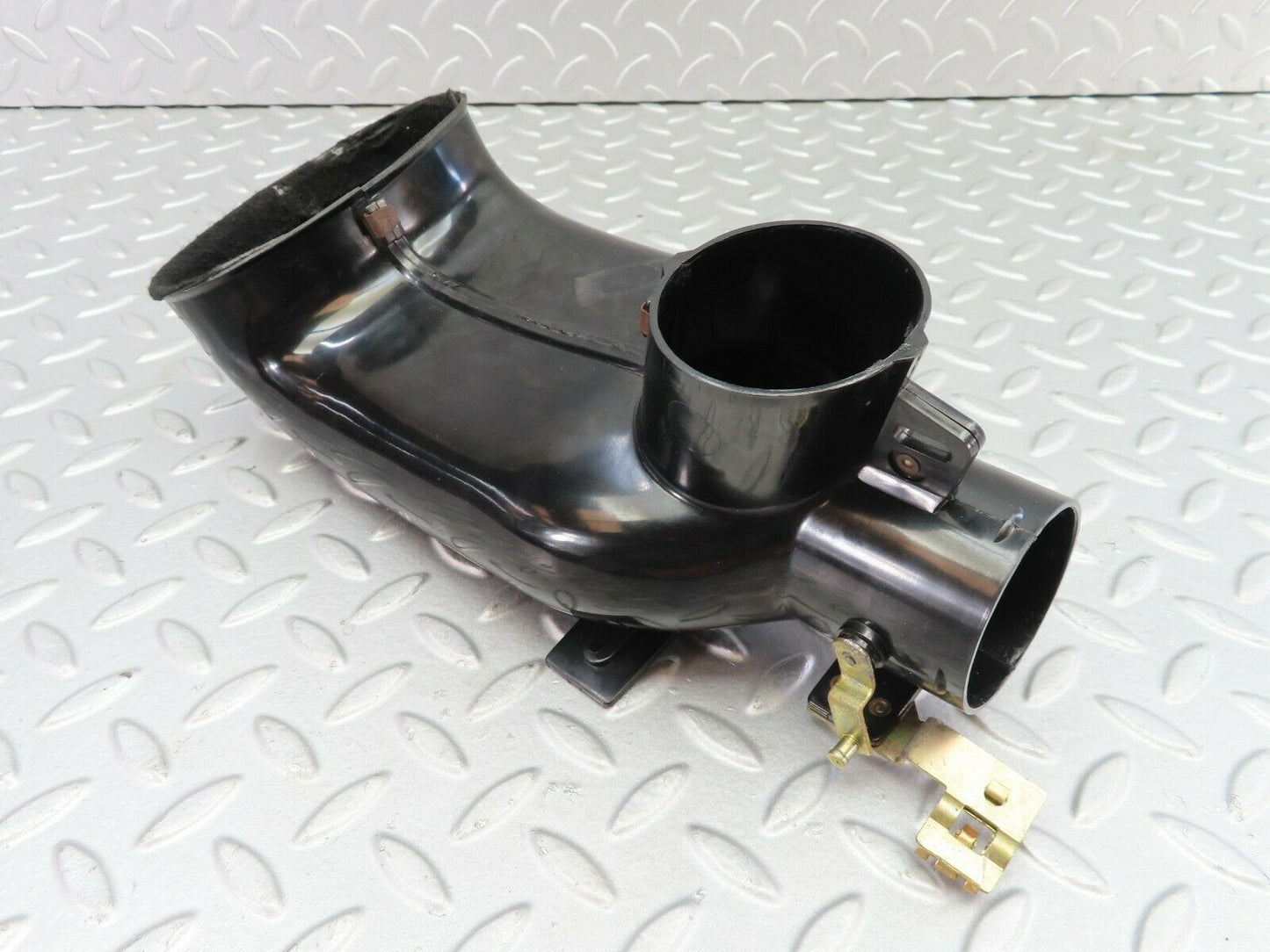 7217 Mercedes-Benz C107 350SLC Coupe Heater Air Duct Left