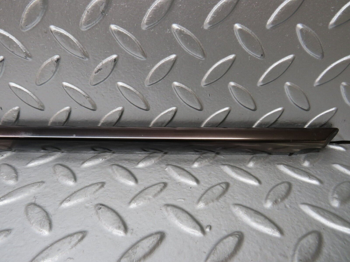 29001 Mercedes-Benz C124 320CE Coupe Front Right Door Chrome Trim