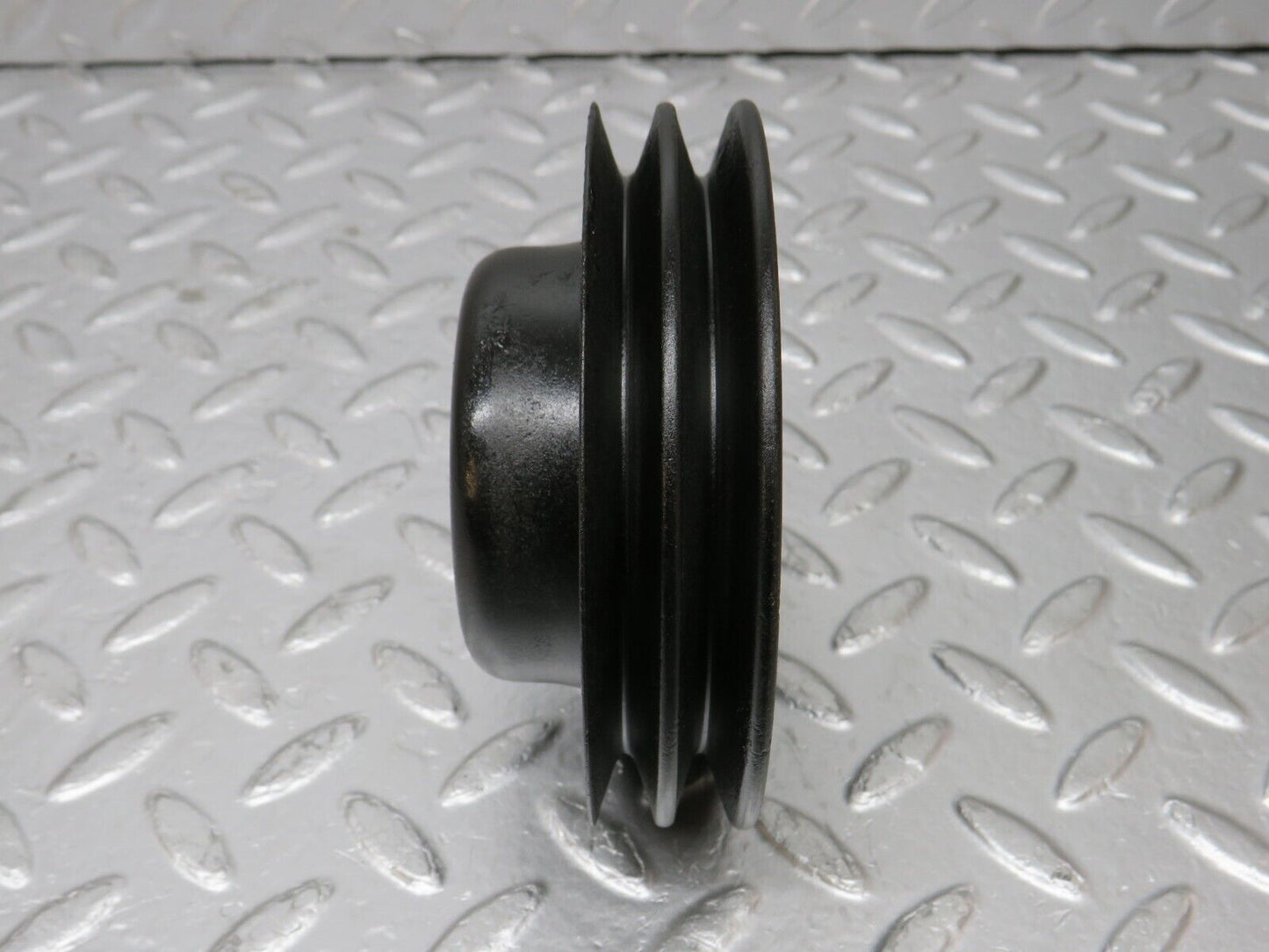 32942 Mercedes-Benz C107 R107 450 V8 Water Pump Pulley