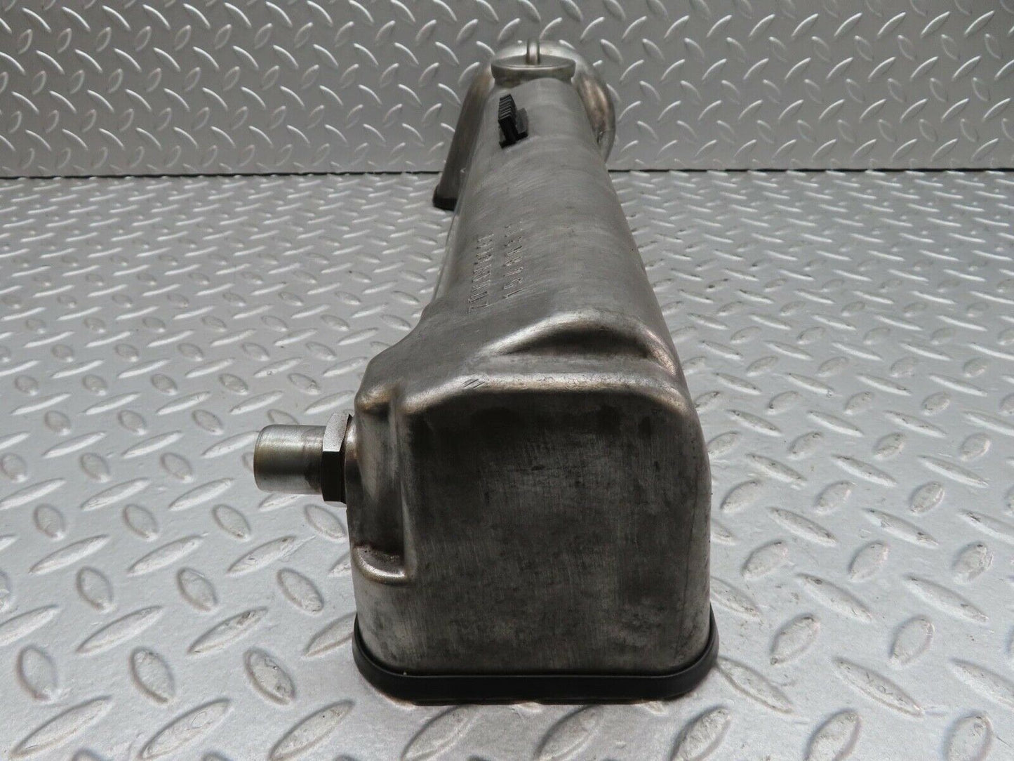 16529 Mercedes-Benz C107 350SLC Coupe Cylinder Head Valve Cover Right 1160161905