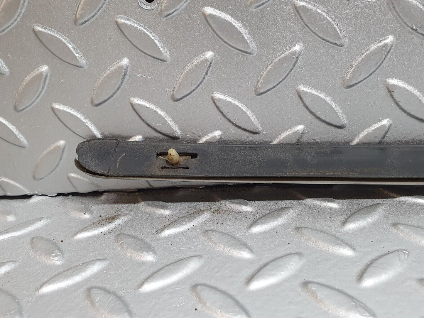 43460 Mercedes-Benz W108 280SE Front Left Fender Wing Centre Moulding Trim