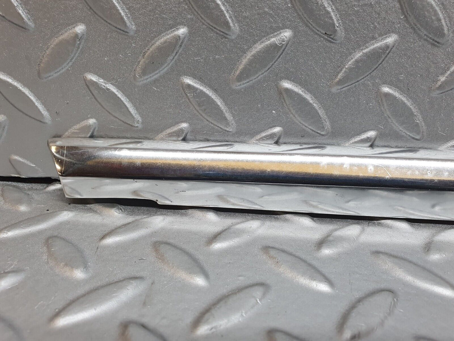 41188 Mercedes-Benz W126 300SE Rear Left Door Chrome Moulding Trim