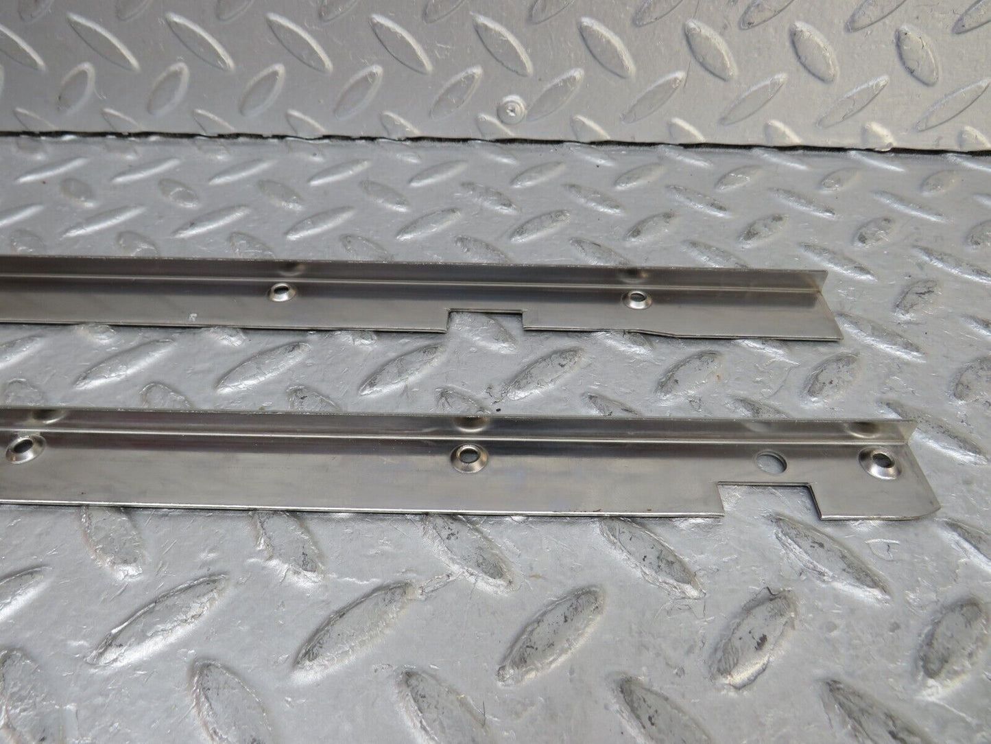 37098 Mercedes-Benz C126 420SEC Coupe Sunroof Chrome Trim