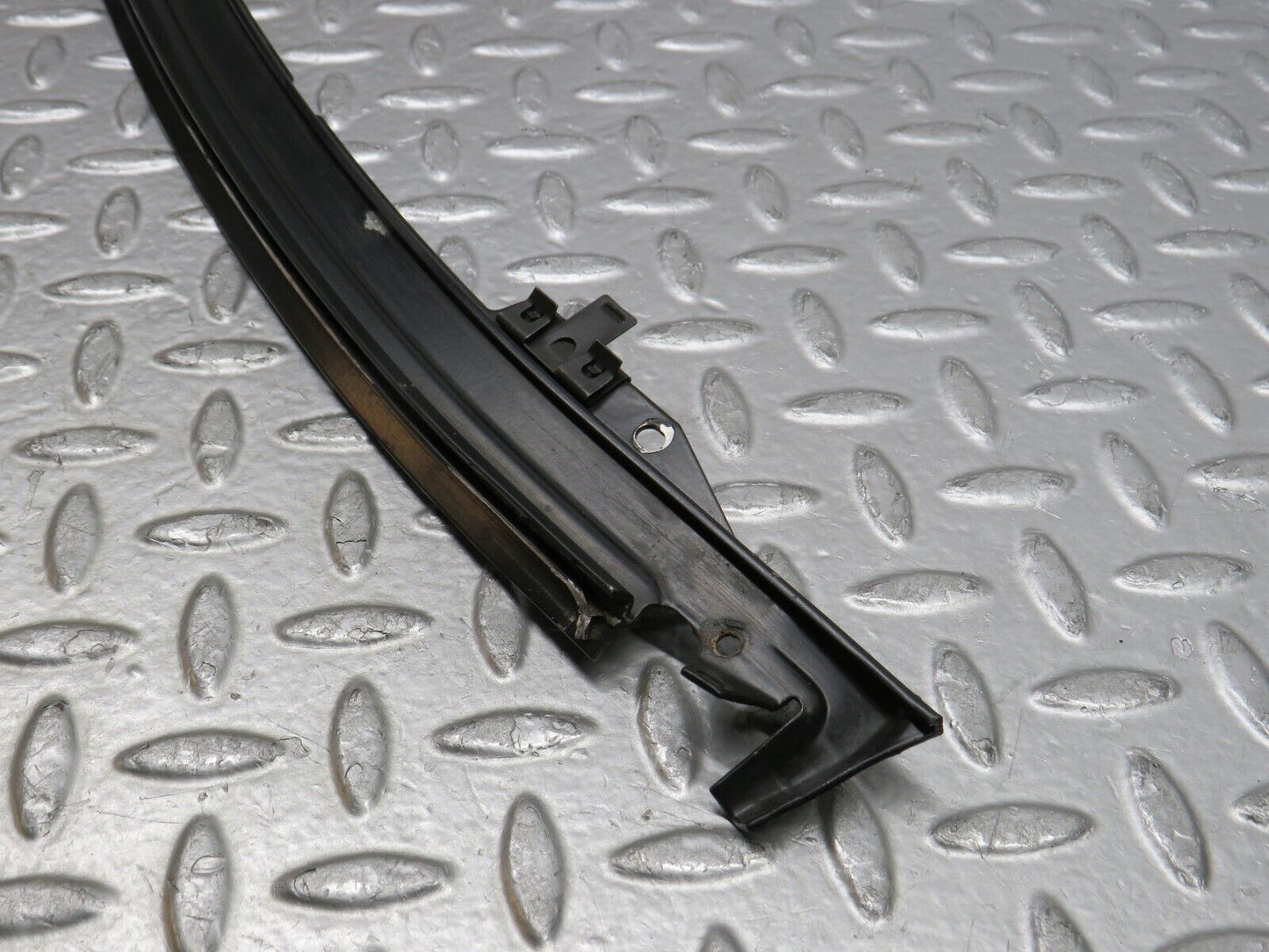 39804 Mercedes-Benz R129 320SL Coupe Front Windscreen Top Moulding Trim