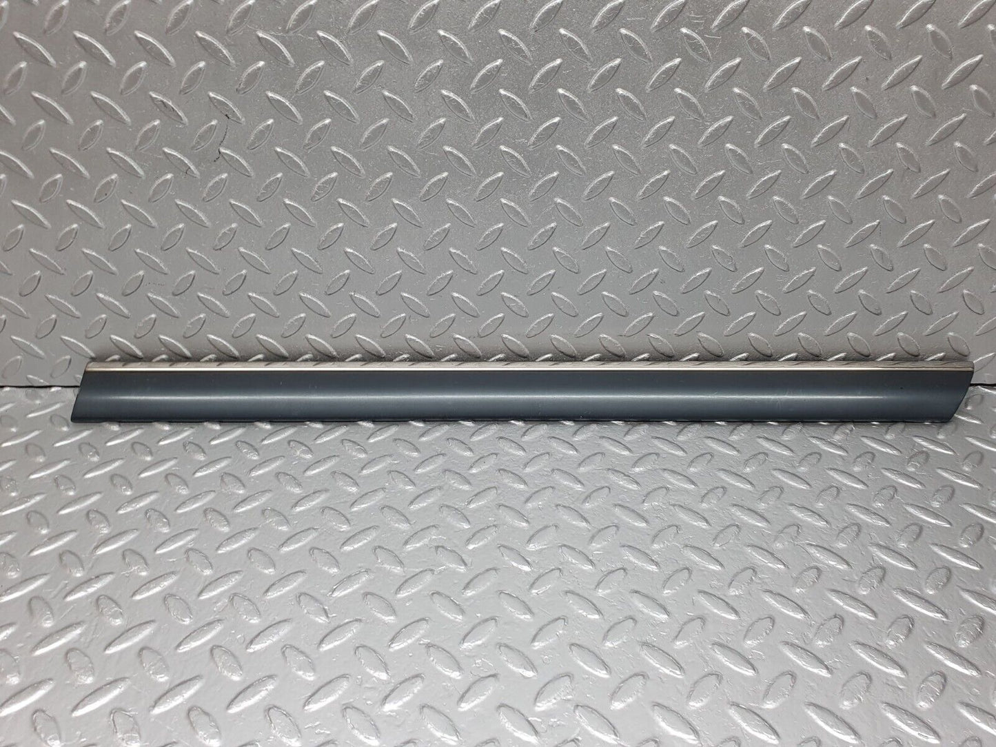 41807 Mercedes-Benz W202 C200 Rear Left Door Centre Moulding Trim 2026909762