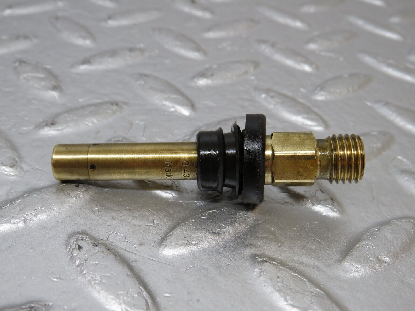 34475 Mercedes-Benz C126 380SEC Coupe Fuel Injector Bosch 0437502047