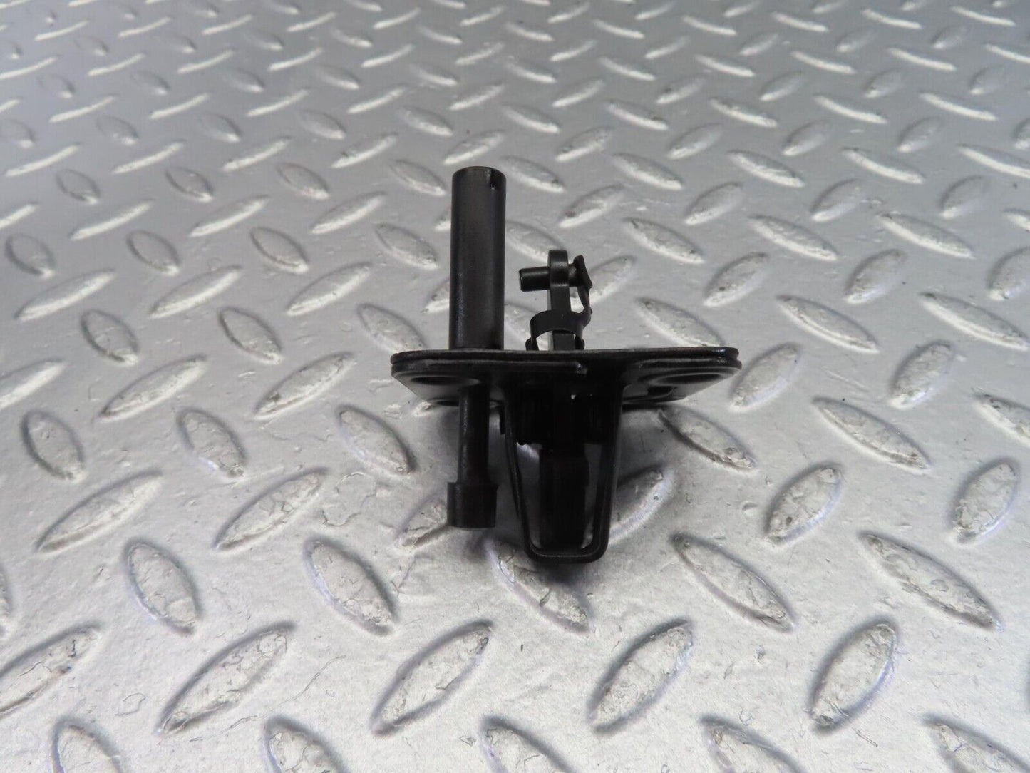 39375 Mercedes-Benz W123 230E Bonnet Lock Catch