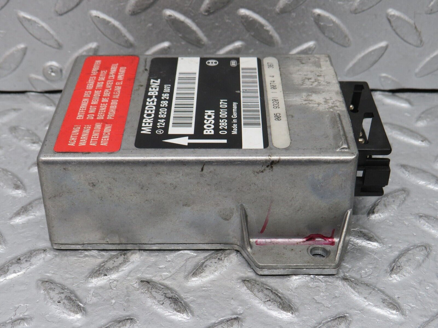 37901 Mercedes-Benz A124 320E Cabriolet Top Roll Bar Module 1248205826 0285001071