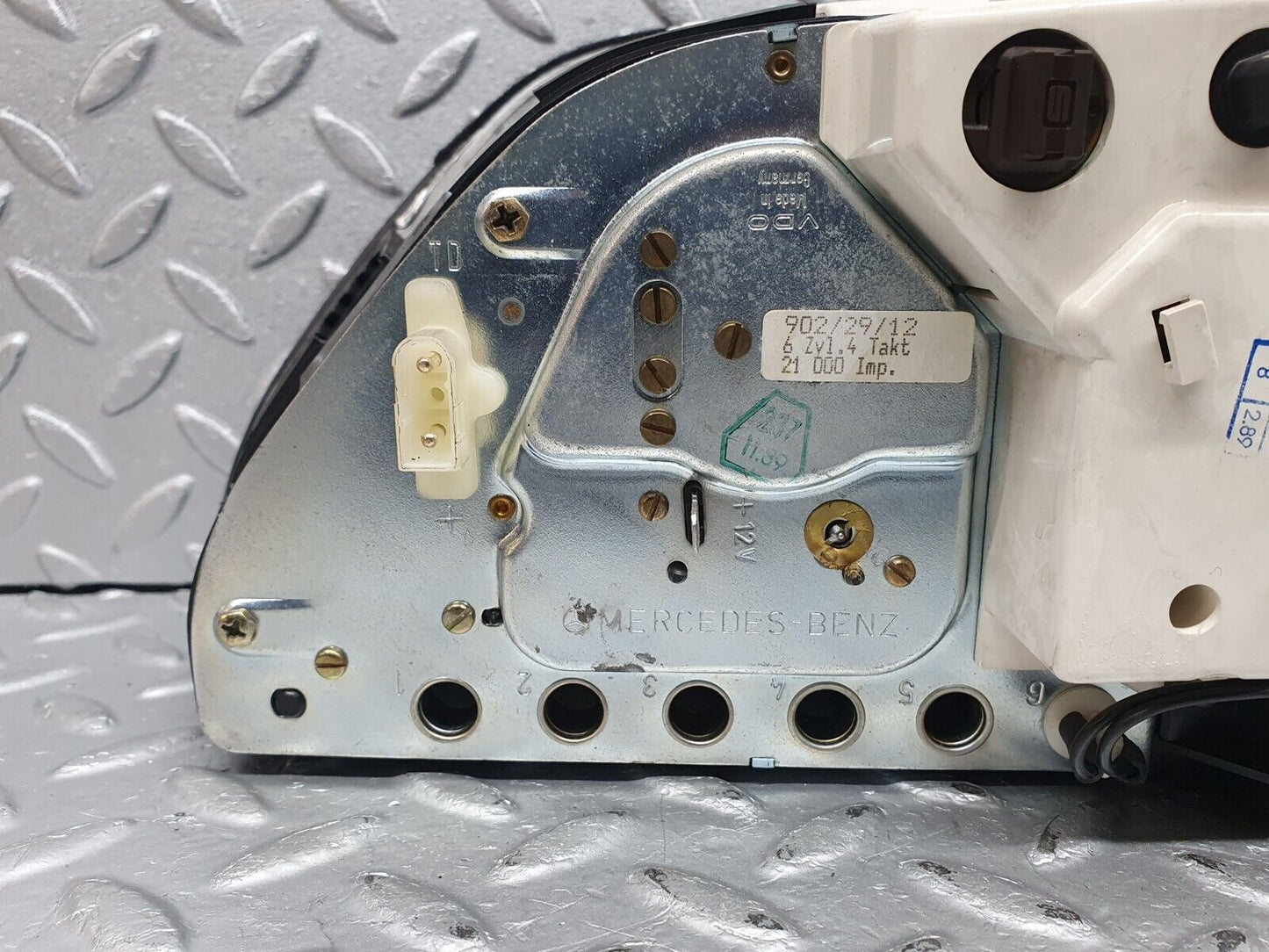 41200 Mercedes-Benz W126 300SE Instrument Cluster 1265427557