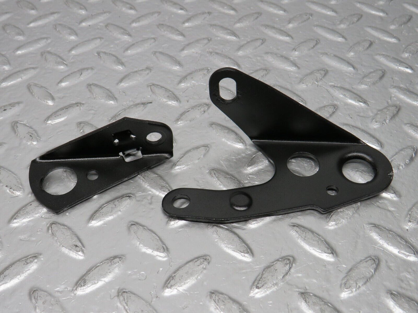 30963 Mercedes-Benz W124 230E Engine Lifting Eyes Hooks