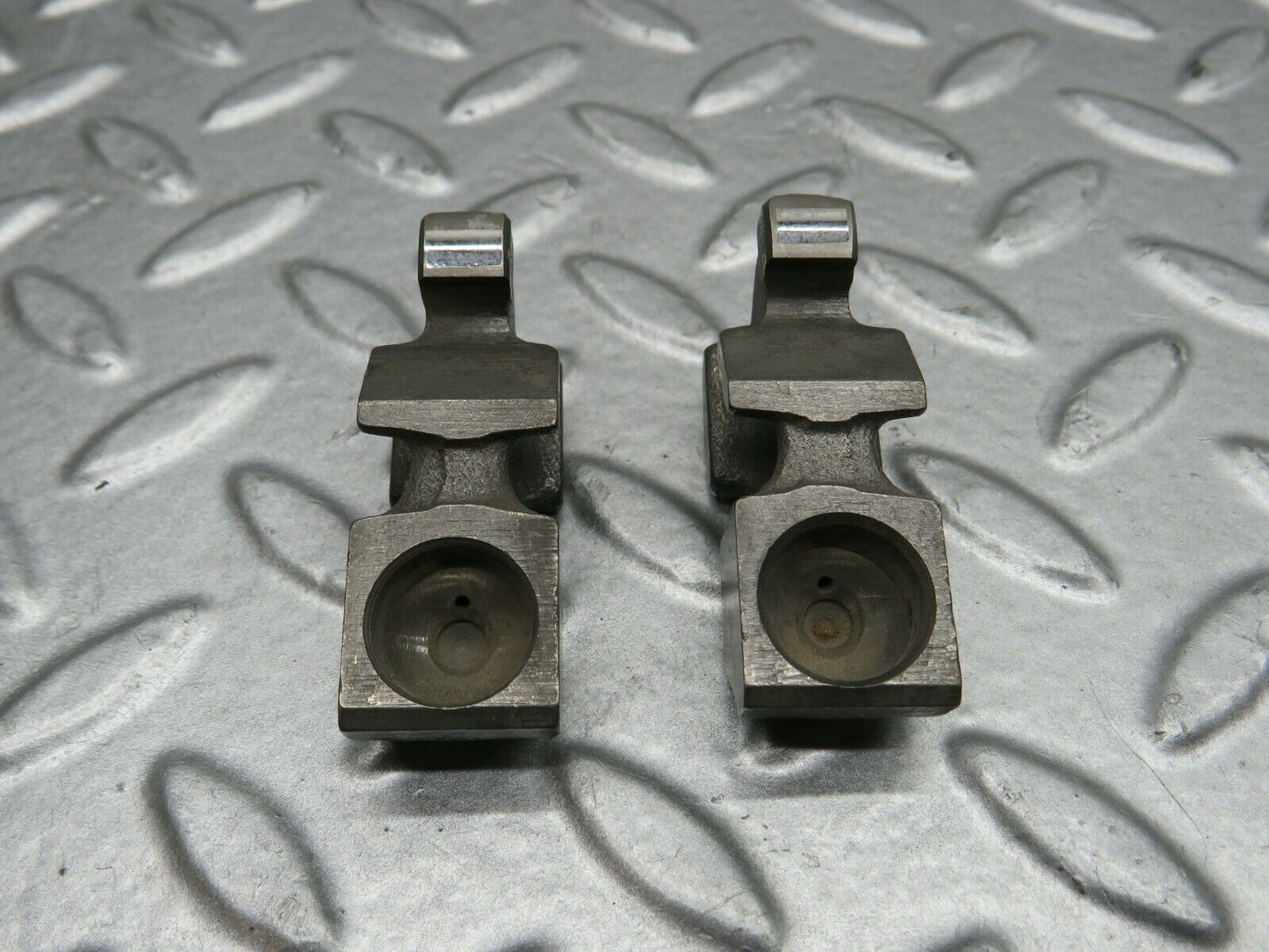 22290 Mercedes-Benz S123 280TE Wagon Valve Rocker Arm With Retaining Spring