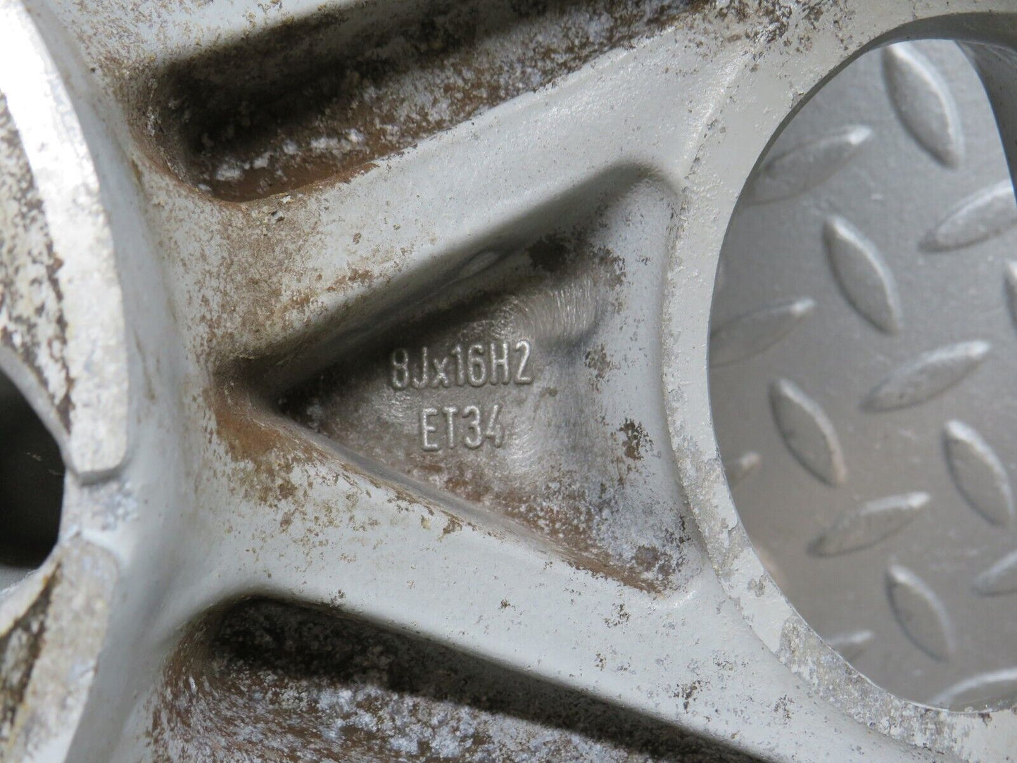 39530 Mercedes-Benz Alloy Wheel Set 8Jx16H2 ET34 1244011402