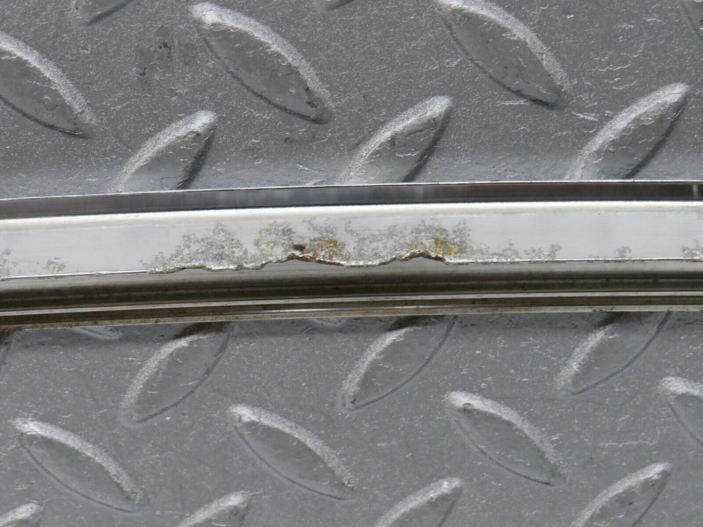 39277 Mercedes-Benz R107 500SL Coupe Front Windscreen Lower Chrome Trim