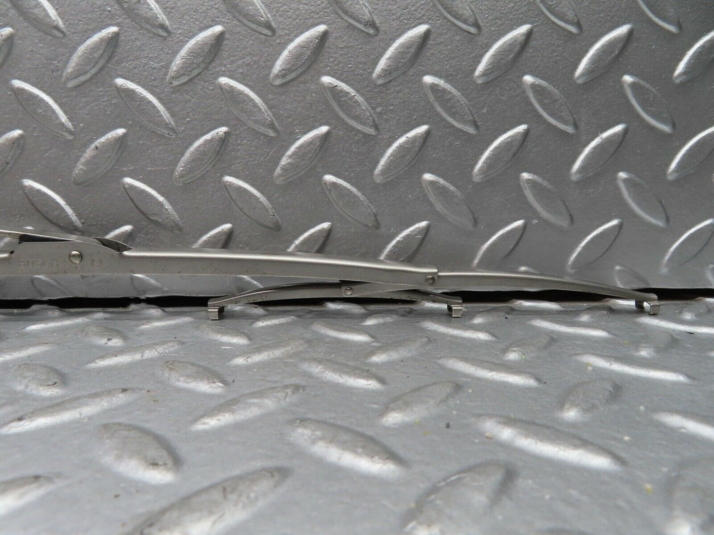 20556 Mercedes-Benz R107 450SL Wiper Arm Bosch Right Side