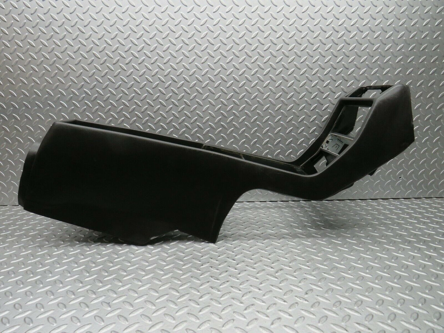 22069 Mercedes-Benz S123 280TE Wagon Centre Console Black