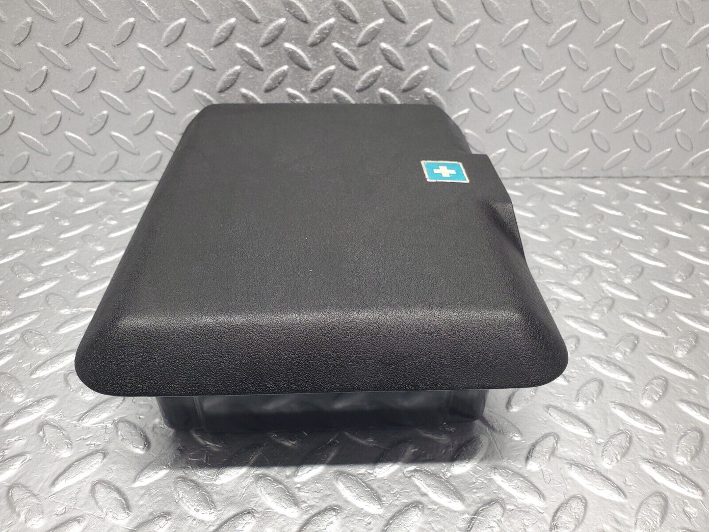 46452 Mercedes-Benz C123 280CE Coupe First Aid Box 1238650353