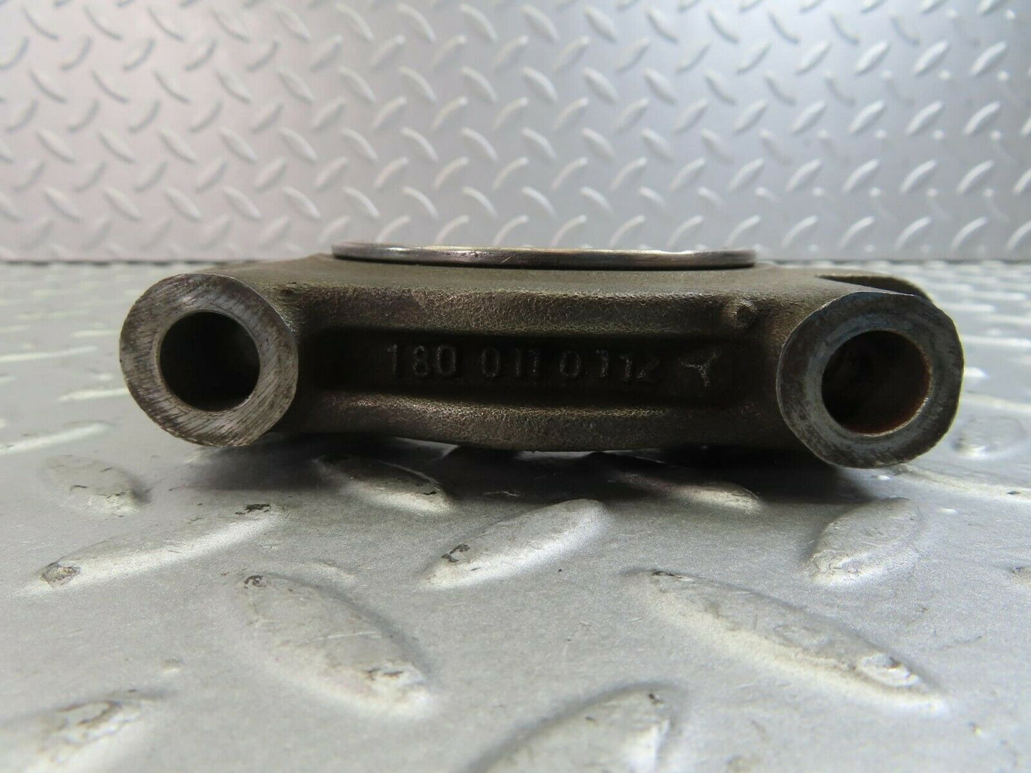 10220 Mercedes-Benz W111 220SE Crankshaft Bearing Holder Block 1800110112