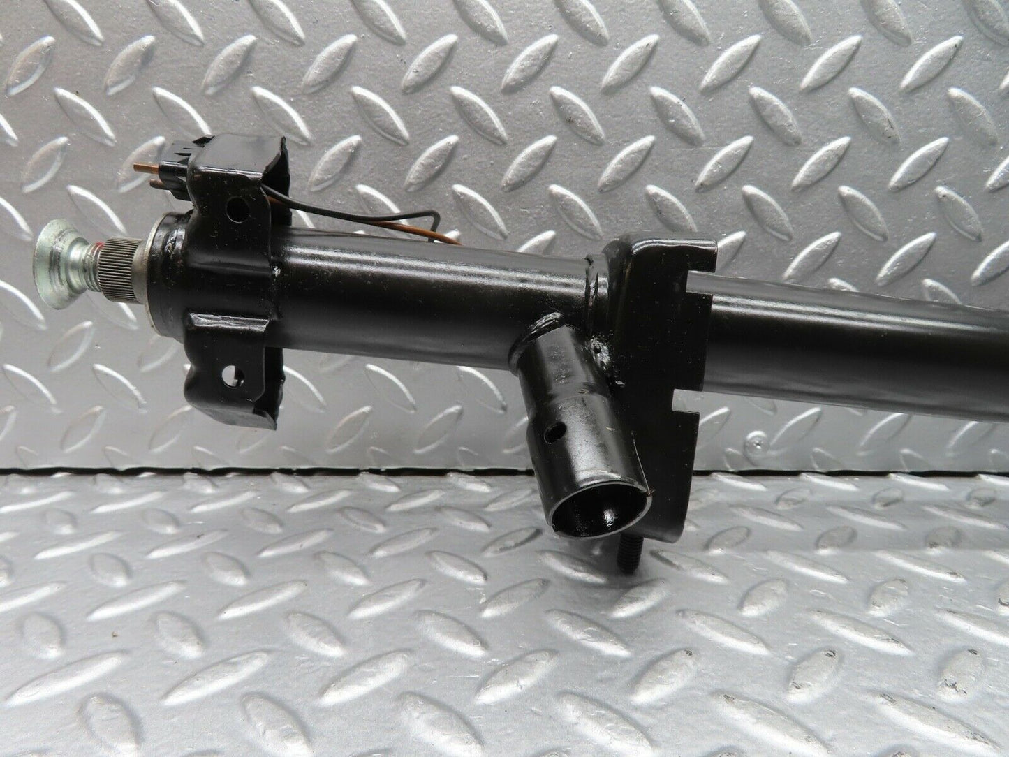 21233 Mercedes-Benz W123 230E Steering Column