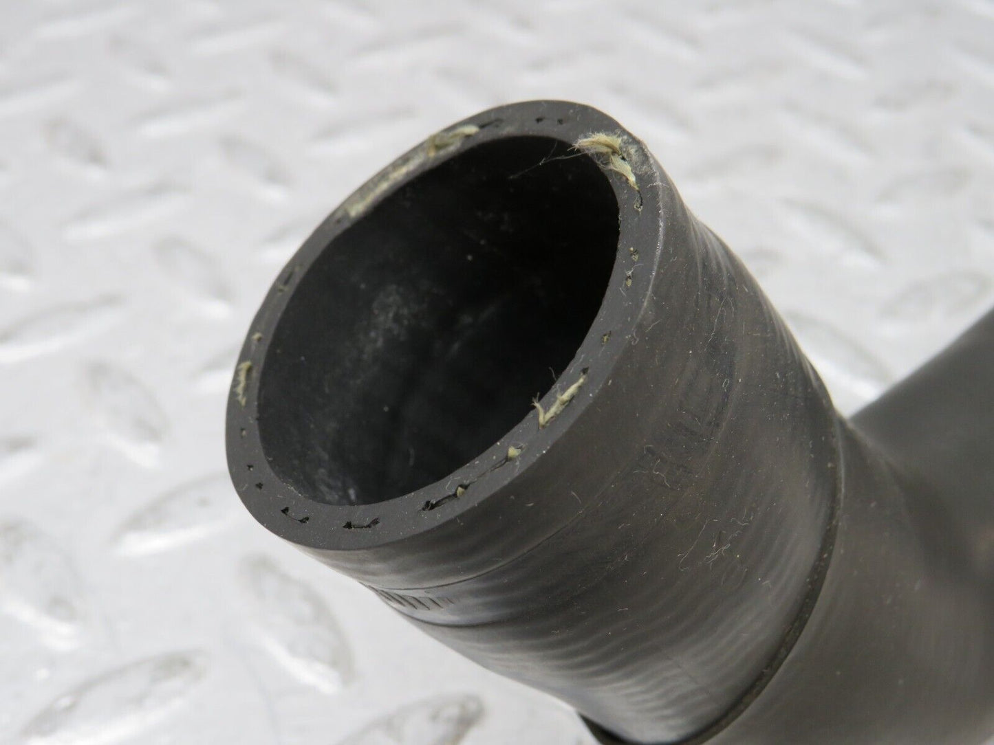 34991 Mercedes-Benz W210 320E Radiator Hose Pipe 2105013382