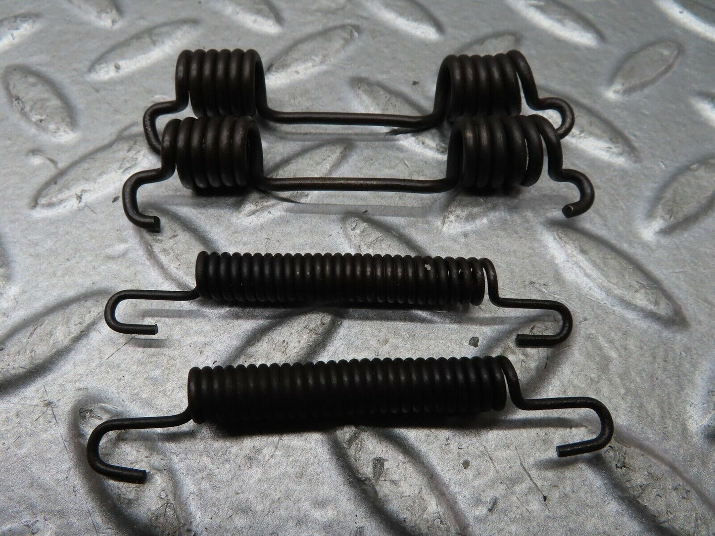 19207 Mercedes-Benz W123 300D Handbrake Shoe Fitting