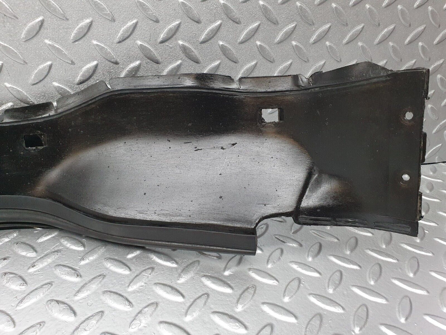41931 Mercedes-Benz W202 C200 Front Left Inner Fender Splash Guard 2026980130