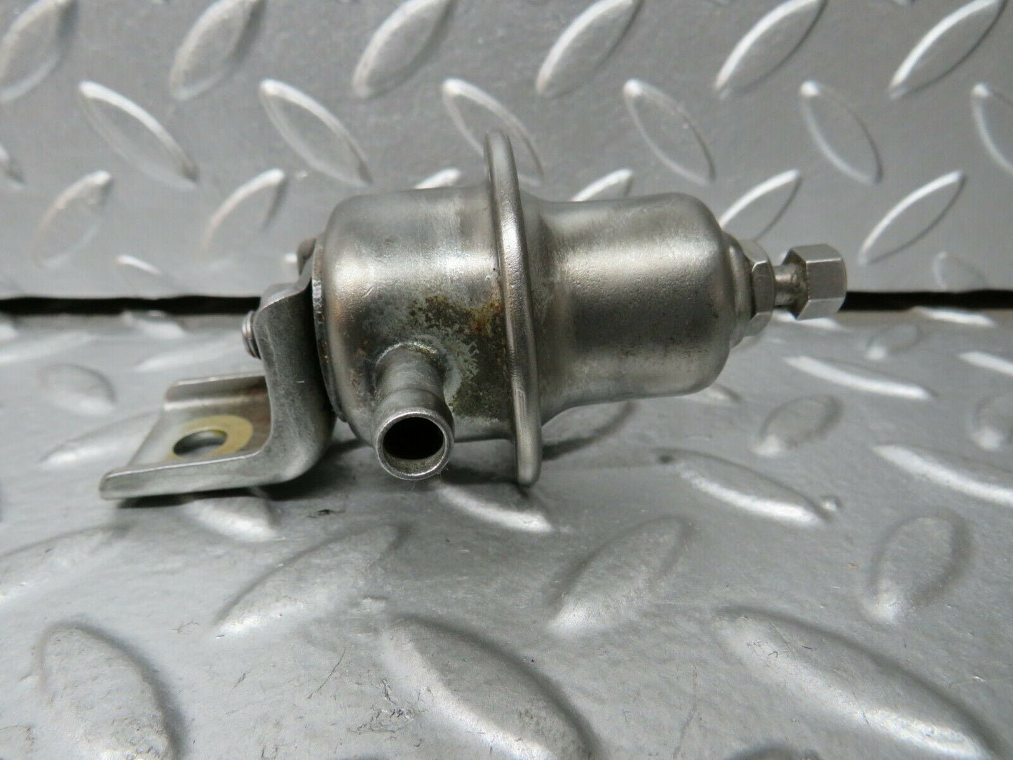 23524 Mercedes-Benz W114 280E Fuel Pressure Regulator Bosch 0280161001