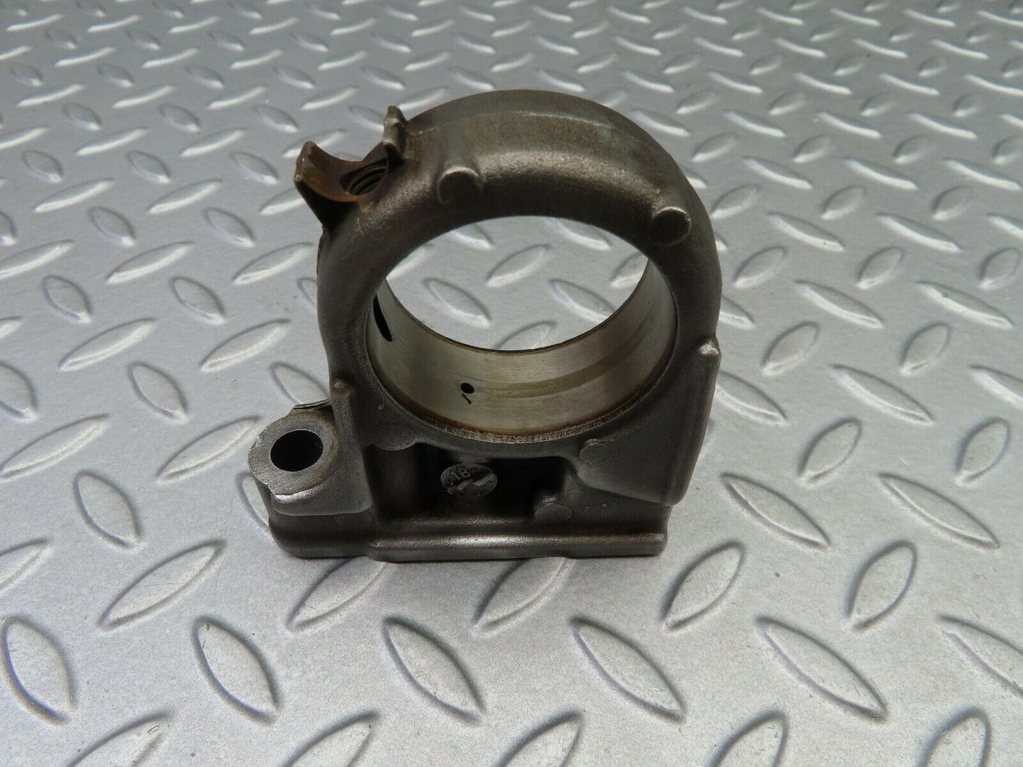 6277 Mercedes-Benz W126 380SE Camshaft Bearing Tower 1160515118
