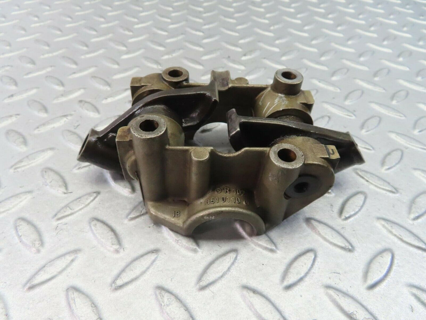 8574 Mercedes-Benz S123 Wagon Rocker Arms Camshaft Bearing Block 1020510110