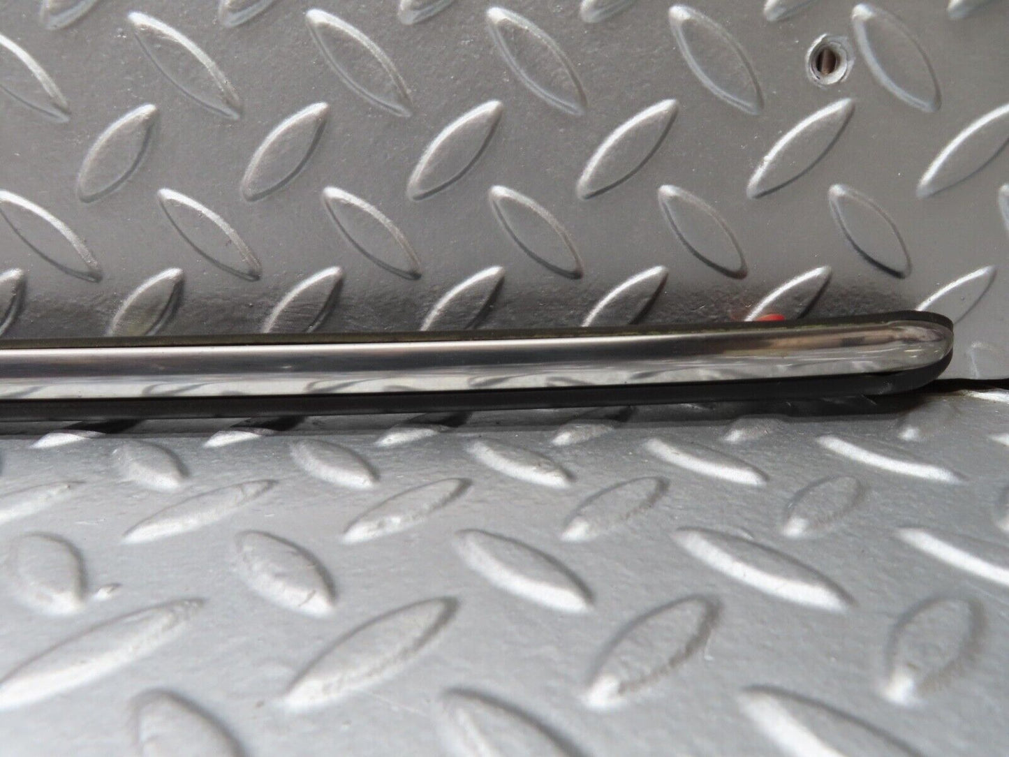 20447 Mercedes-Benz W114 280CE Coupe Front Right Fender Wing Centre Moulding Trim
