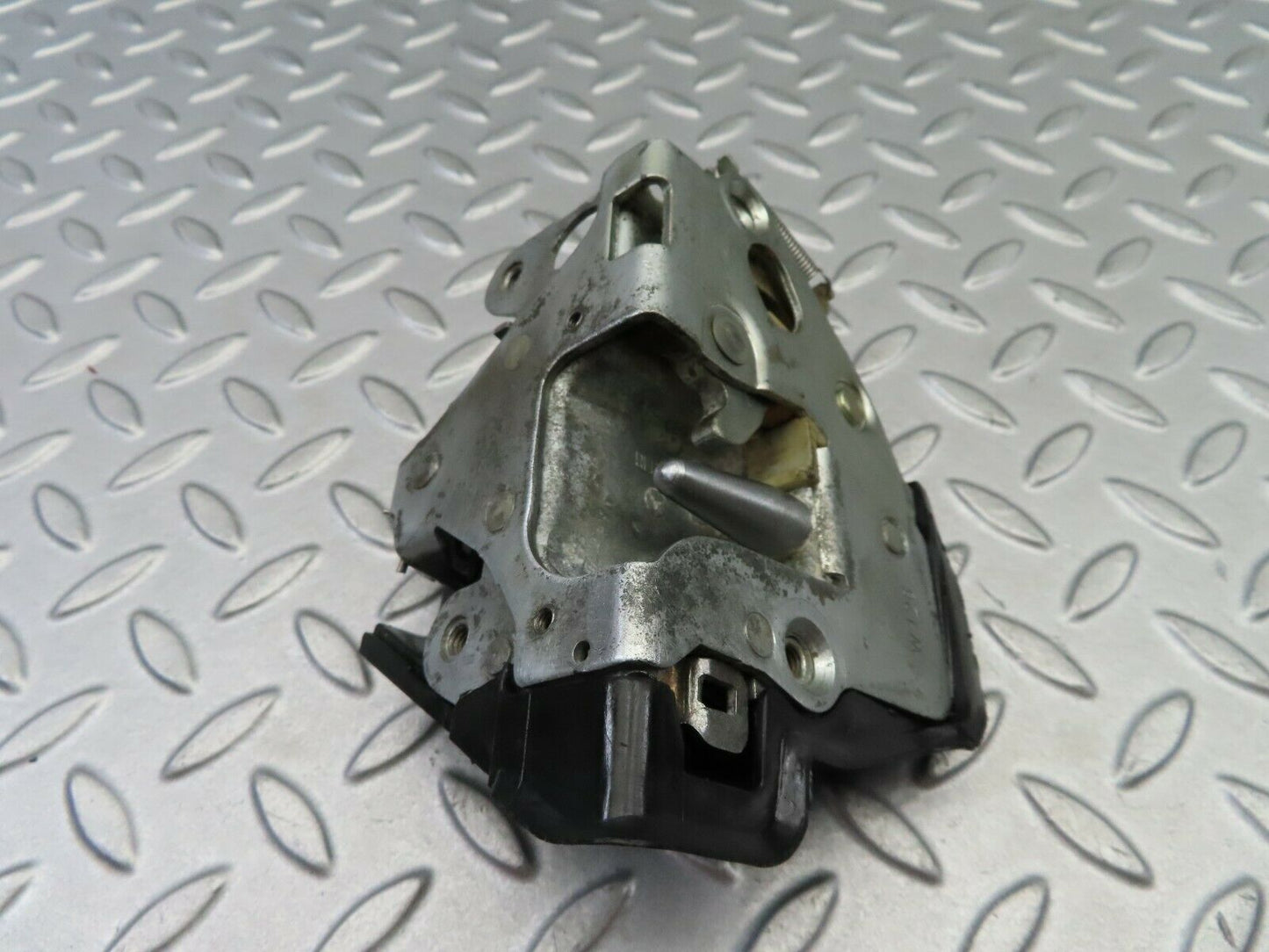 6120 Mercedes-Benz W126 380SE Rear Left Door Lock Mechanism