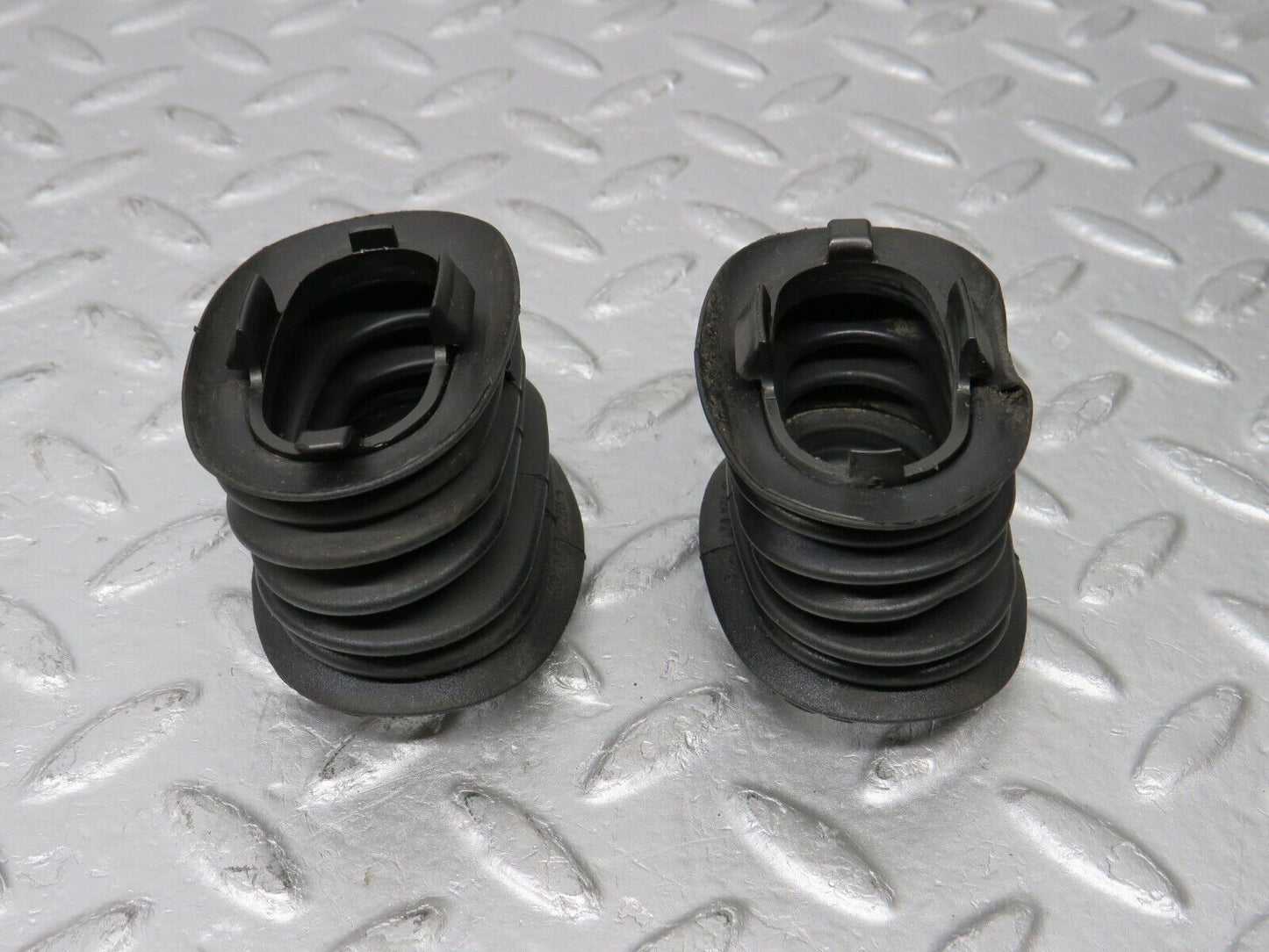 38138 Mercedes-Benz A124 320E Cabriolet Front Door Wire Protector Rubber  1248210197