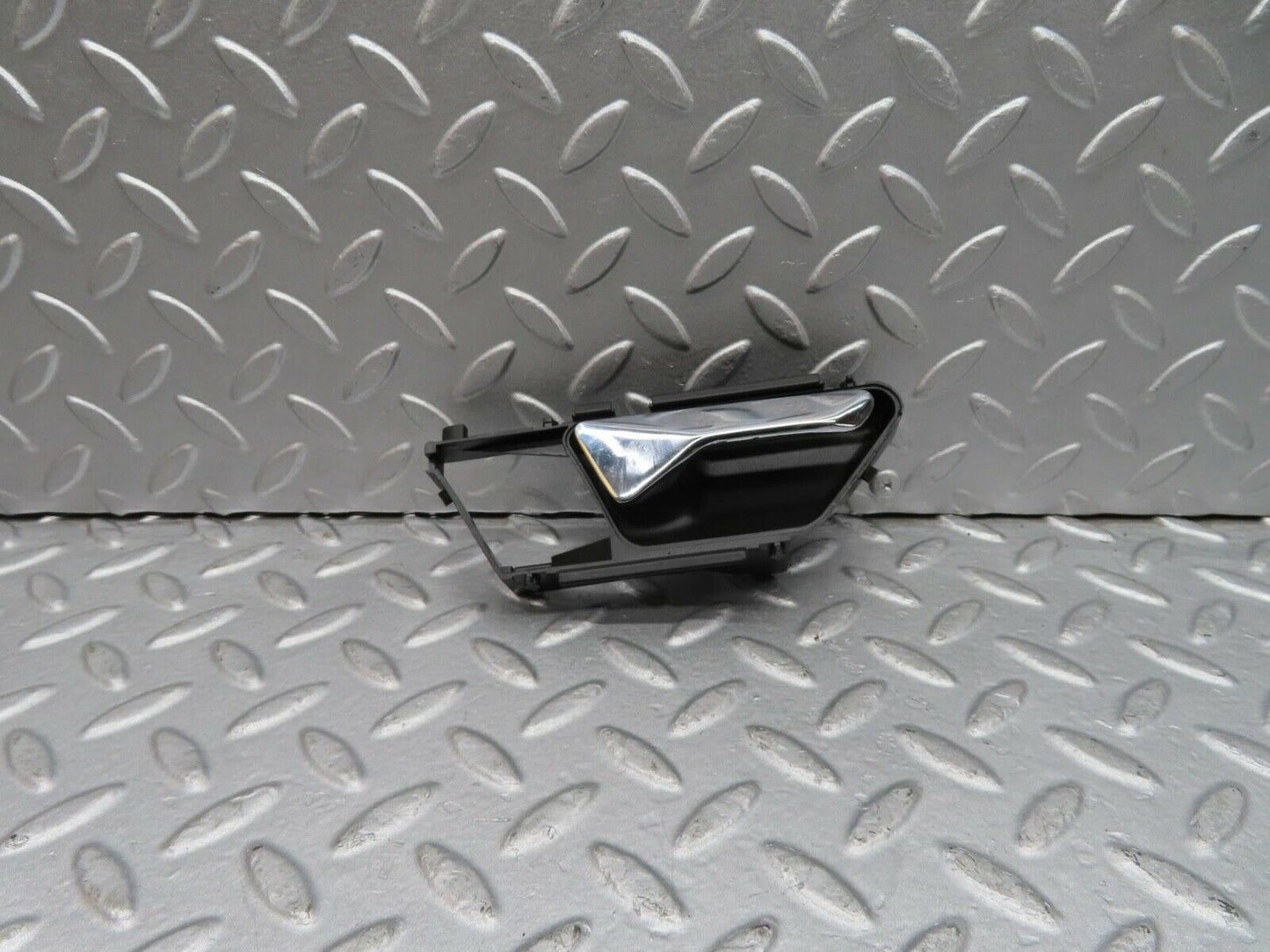 16247 Mercedes-Benz W124 260E Interior Door Handle Right Side 1247600261