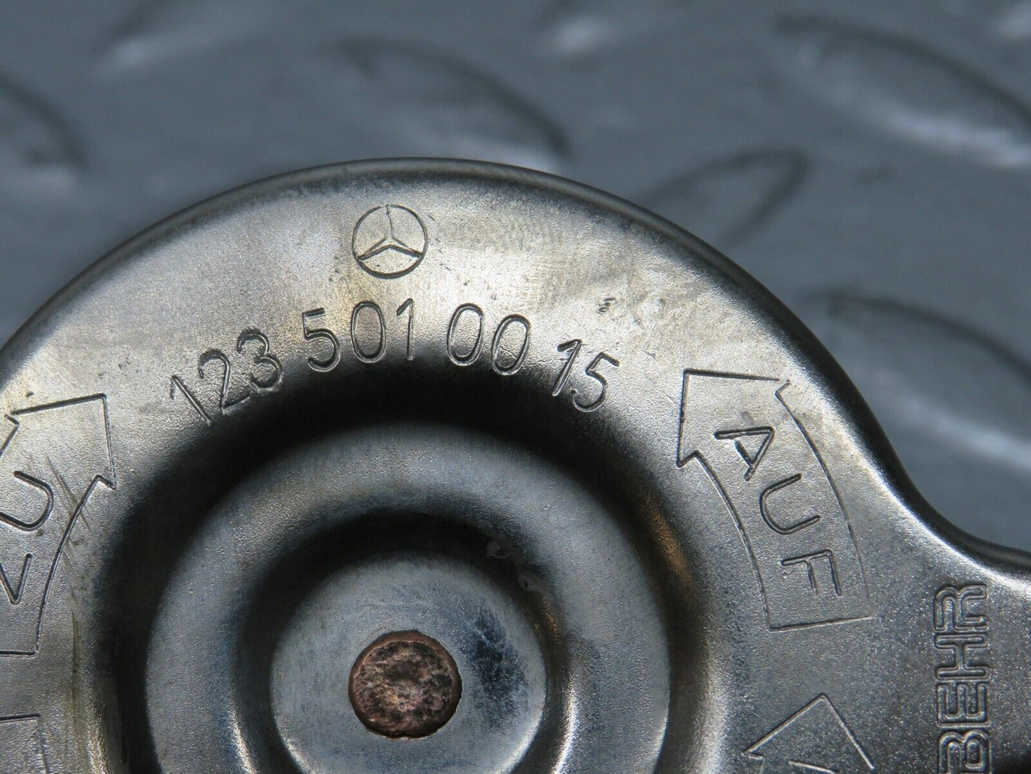 32024 Mercedes-Benz W123 230E Radiator Cap 1235010015