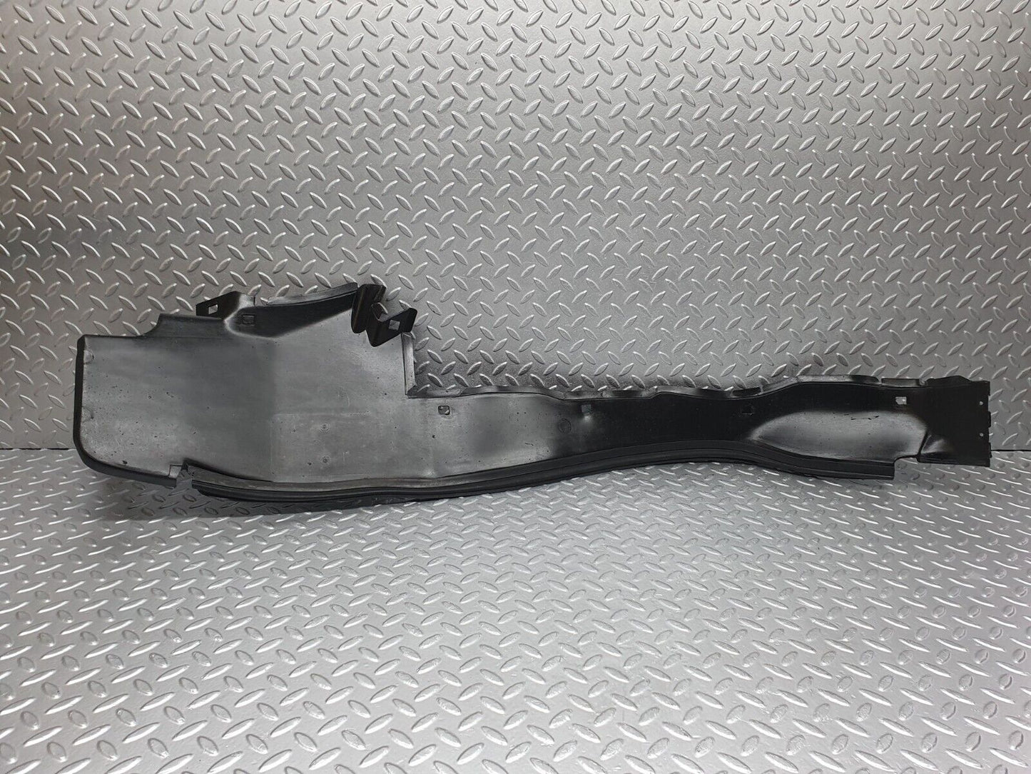 41931 Mercedes-Benz W202 C200 Front Left Inner Fender Splash Guard 2026980130