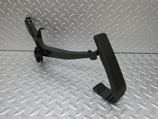 34811 Mercedes-Benz W210 320E Accelerator Pedal & Rubber 2103011820 2203010001
