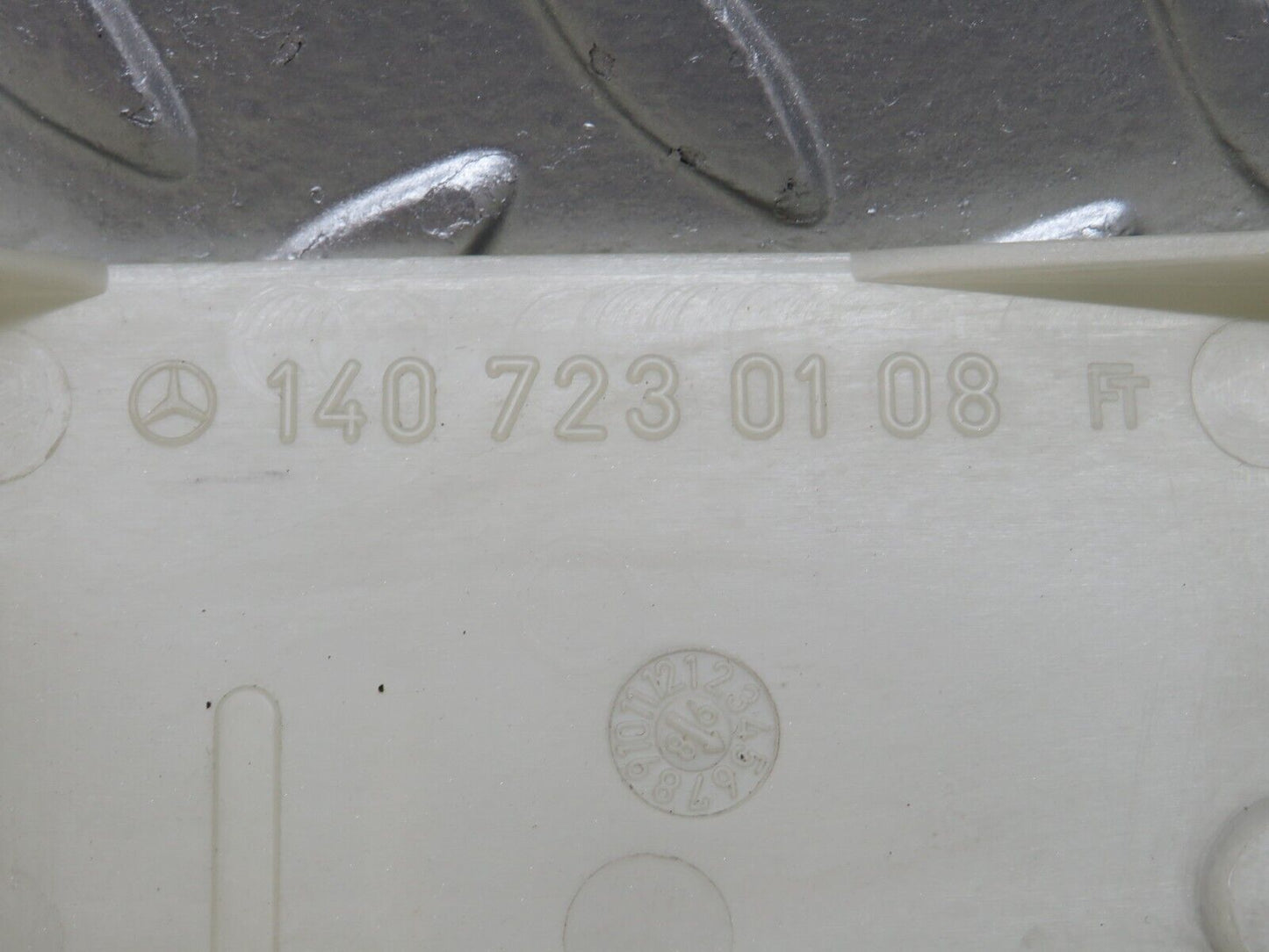 24998 Mercedes-Benz W140 S320 Door Lock Mechanism Cover 1407230108